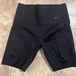 Nike Go Firm-Support High-Waisted 8" Biker Shorts